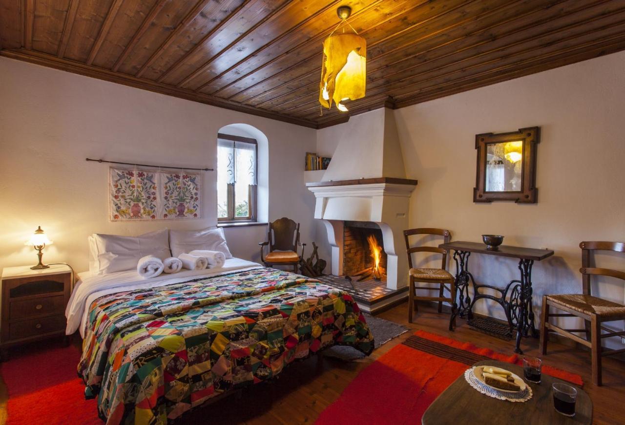 Mpelleiko Hotel Стемница Екстериор снимка