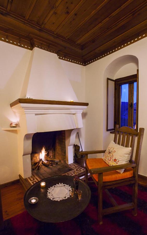 Mpelleiko Hotel Стемница Екстериор снимка