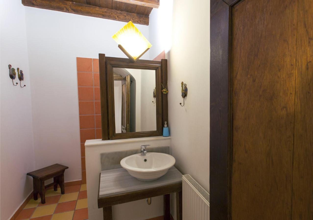 Mpelleiko Hotel Стемница Екстериор снимка