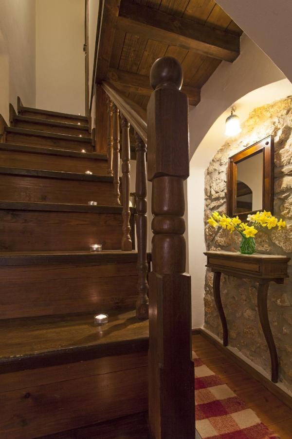 Mpelleiko Hotel Стемница Екстериор снимка