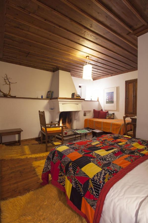 Mpelleiko Hotel Стемница Екстериор снимка