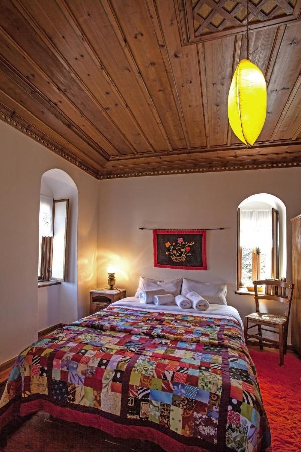 Mpelleiko Hotel Стемница Екстериор снимка